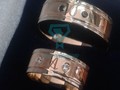 Плоские обручальные кольца с гравировкой и бриллиантами на заказ